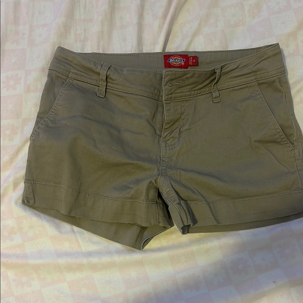 Dickies Tan Low Rise Cargo Shorts Classic Design